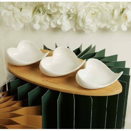 Vassoio bamboo con tre ciotole a forma di cuore (cl26092)