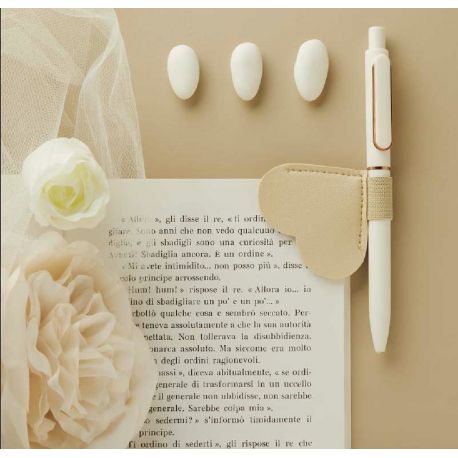 Segnalibro cuore tortora con penna (cl26405)